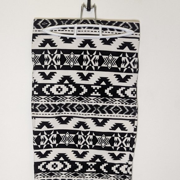 Express Black & White Aztec Print Midi Skirt - Picture 3 of 5